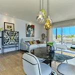 Апартаменты Stylish Penthouse With Jacuzzi - By Welcomely *