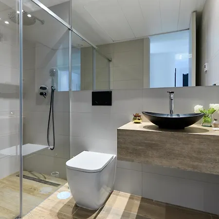 Apartment Stylish Penthouse With Jacuzzi
