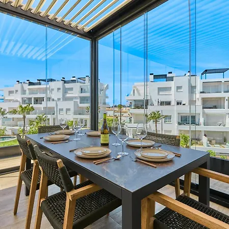 Stylish Penthouse With Jacuzzi Apartment
