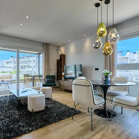 Stylish Penthouse With Jacuzzi Apartment