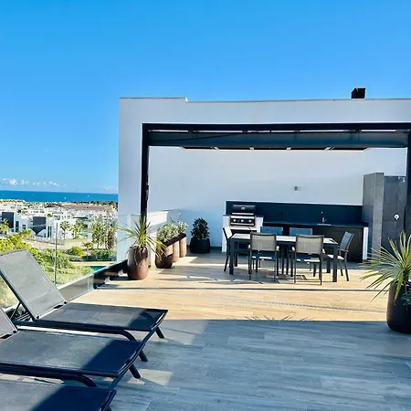 Stylish Penthouse With Jacuzzi Apartment *