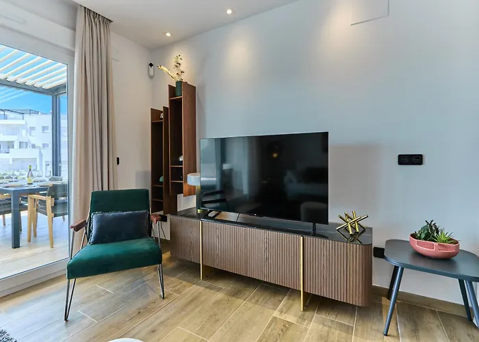 Stylish Penthouse With Jacuzzi - By Welcomely 公寓