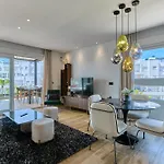 Stylish Penthouse With Jacuzzi - By Welcomely 公寓