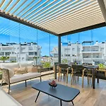 Stylish Penthouse With Jacuzzi - By Welcomely