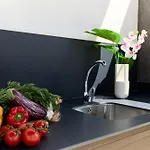 公寓 Stylish Penthouse With Jacuzzi - By Welcomely *