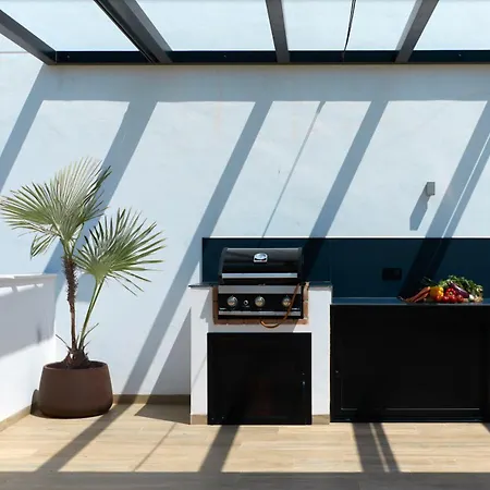 Stylish Penthouse With Jacuzzi - By Welcomely