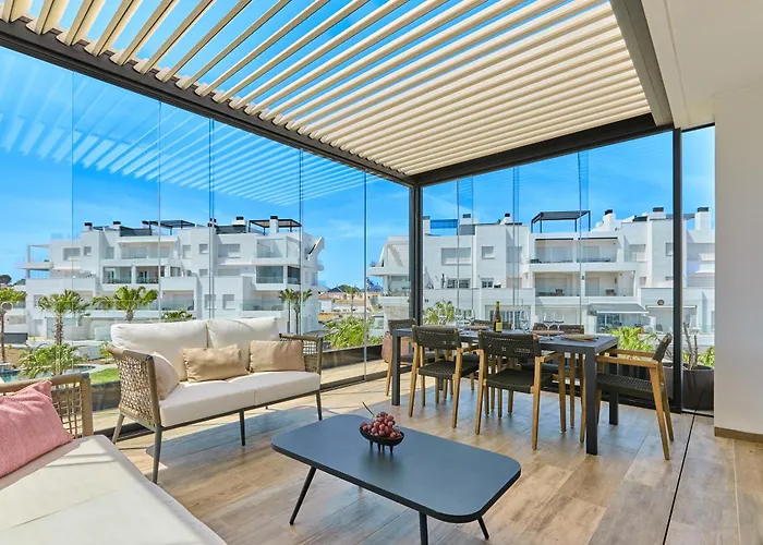 Stylish Penthouse With Jacuzzi - By Welcomely